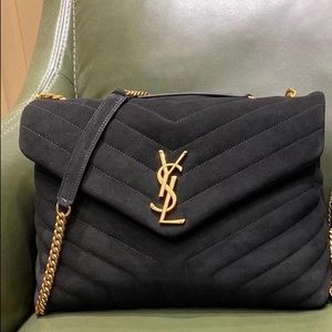 Great and comfortable bag for beautiful woman.